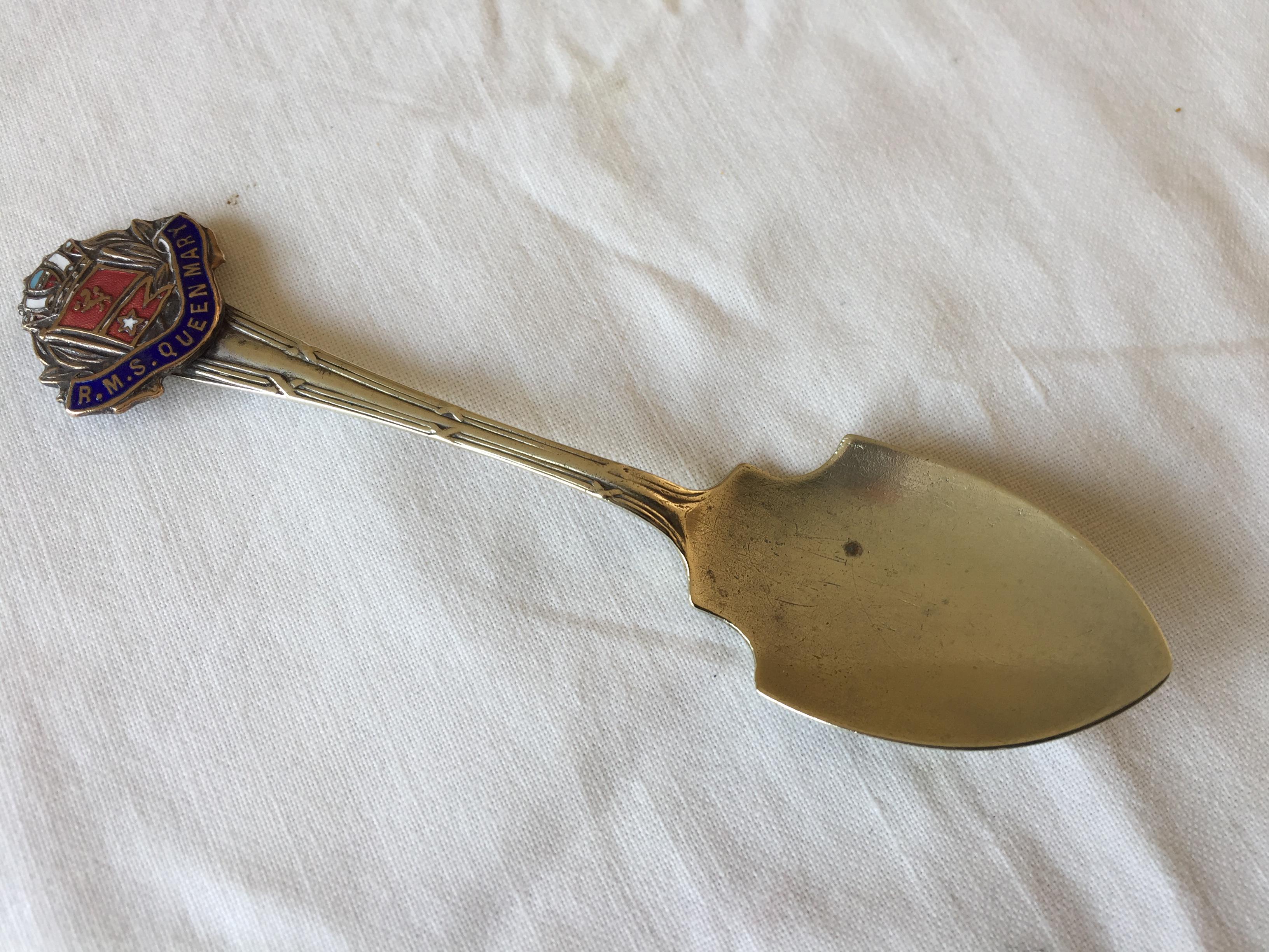 EARLY SOUVENIR SPOON FROM THE FAMOUS OLD VESSEL THE RMS QUEEN MARY